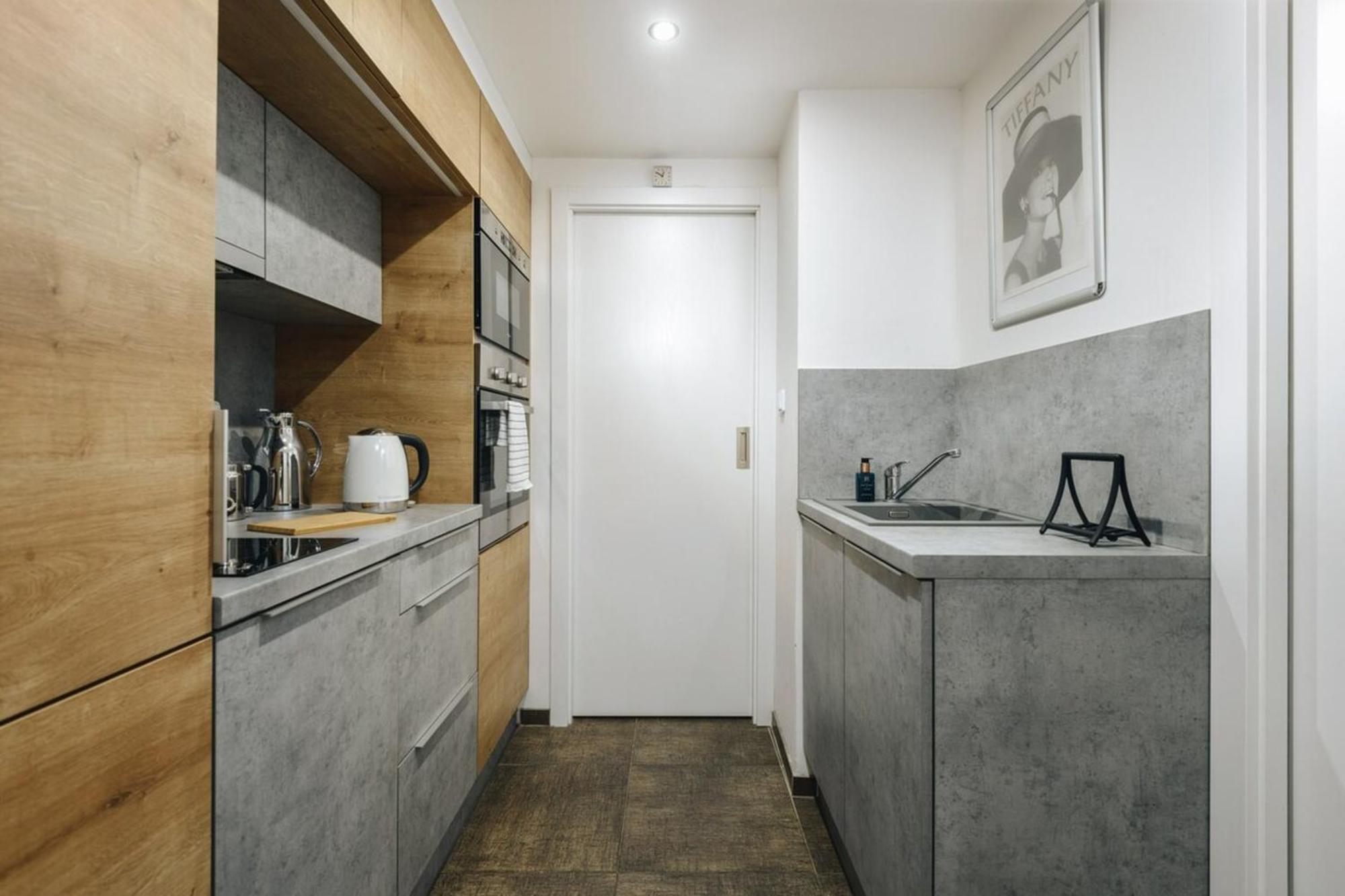 Cozy & Comfortable Apt Walking Anywhere You Want Sen Prague Exterior photo